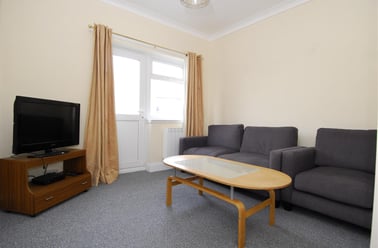 North Road East Apt 3, North Hill, Plymouth - Image 2